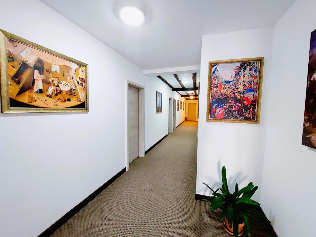 Confort Inn Otopeni Exterior photo