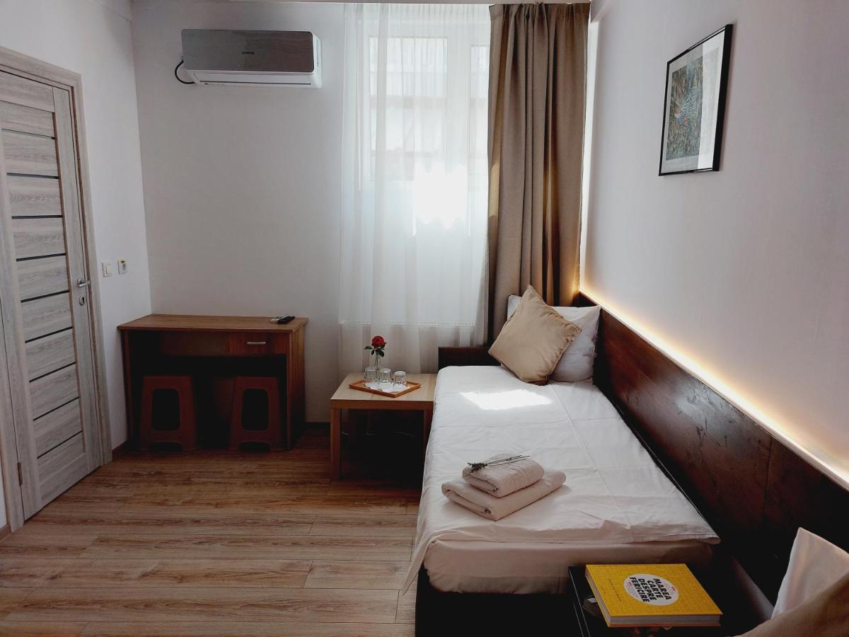Confort Inn Otopeni Exterior photo