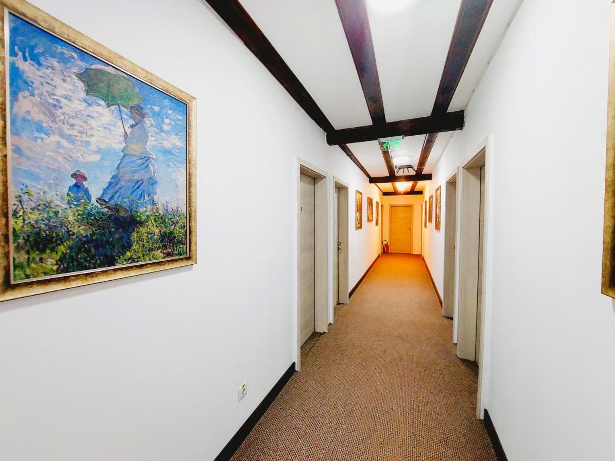 Confort Inn Otopeni Exterior photo