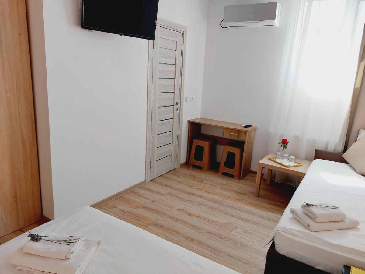 Confort Inn Otopeni Exterior photo