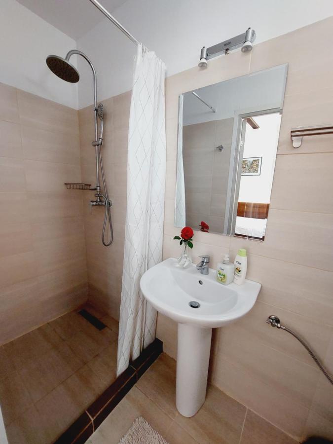 Confort Inn Otopeni Exterior photo