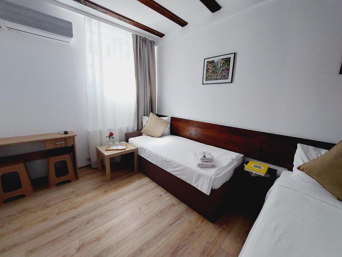 Confort Inn Otopeni Exterior photo